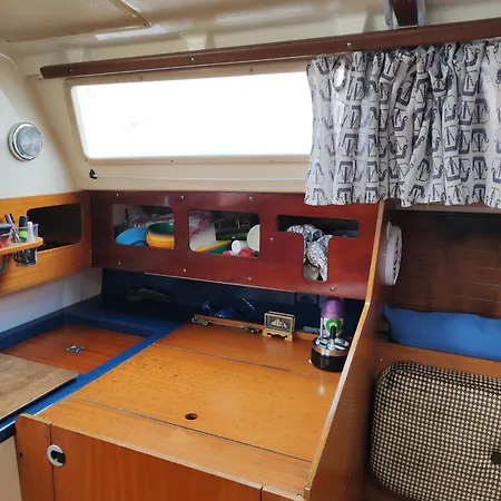 Sy Ney Hotel en barco *