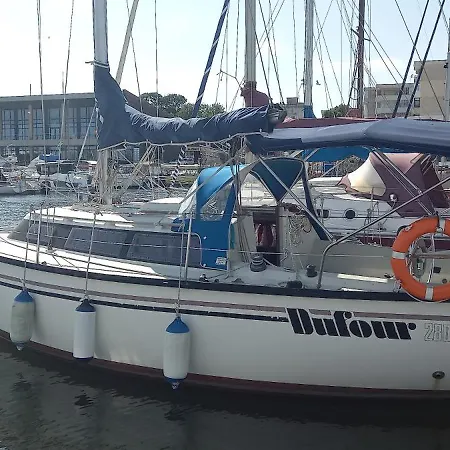 Hotel en barco Sy Ney *